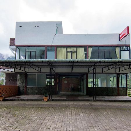 Oyo 1543 Sibayak Ncole Hotel Берастаги Екстериор снимка