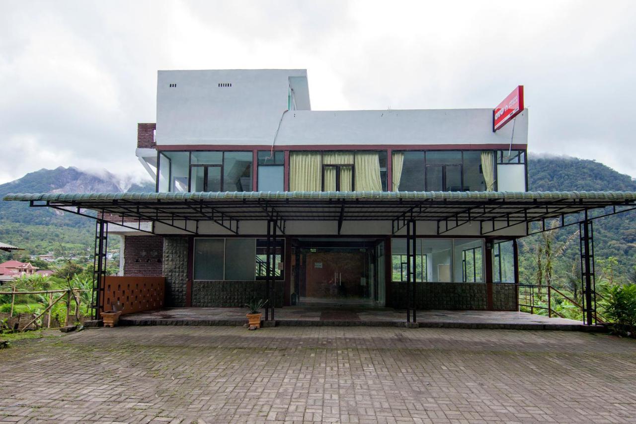 Oyo 1543 Sibayak Ncole Hotel Берастаги Екстериор снимка