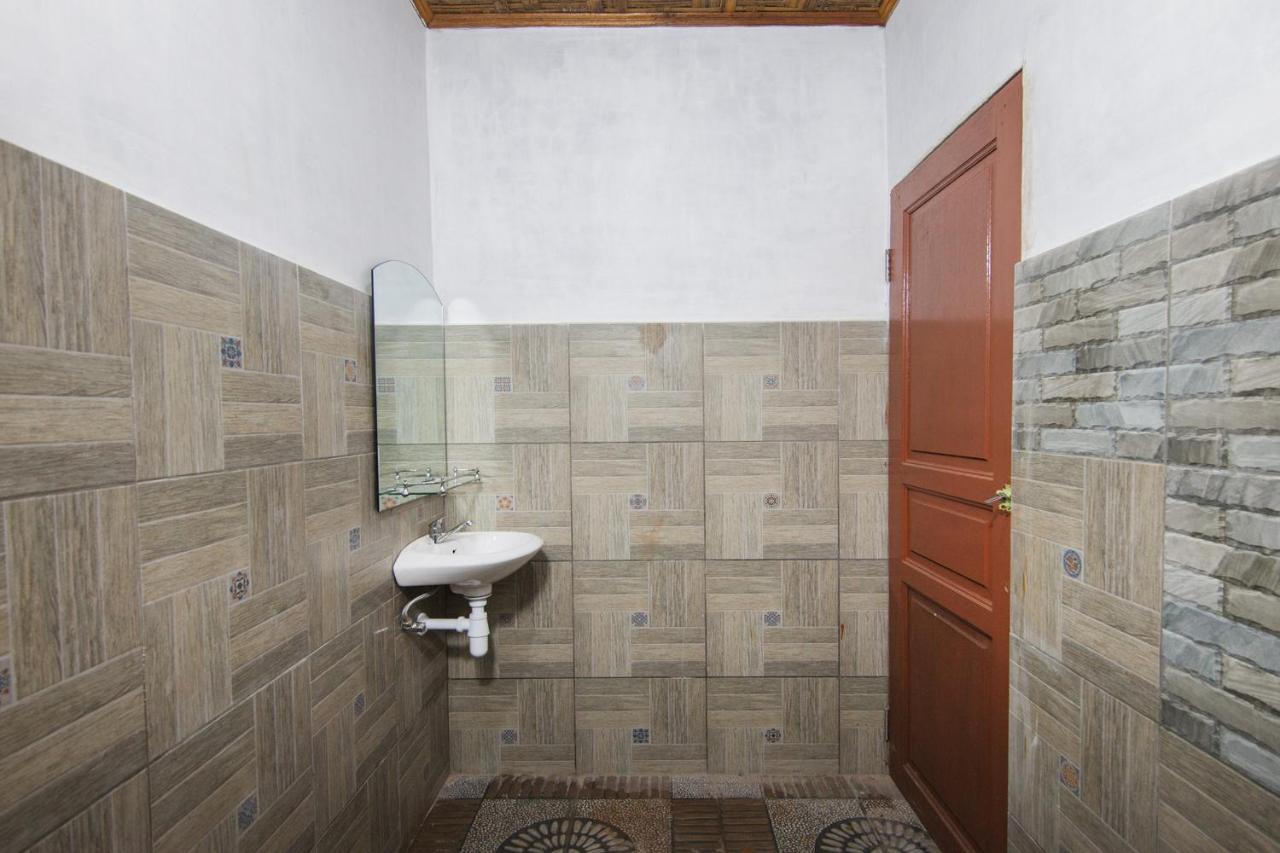 Oyo 1543 Sibayak Ncole Hotel Берастаги Екстериор снимка